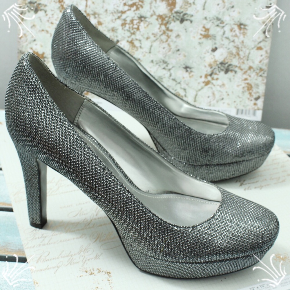 Nina Silver Heels Size 7.5